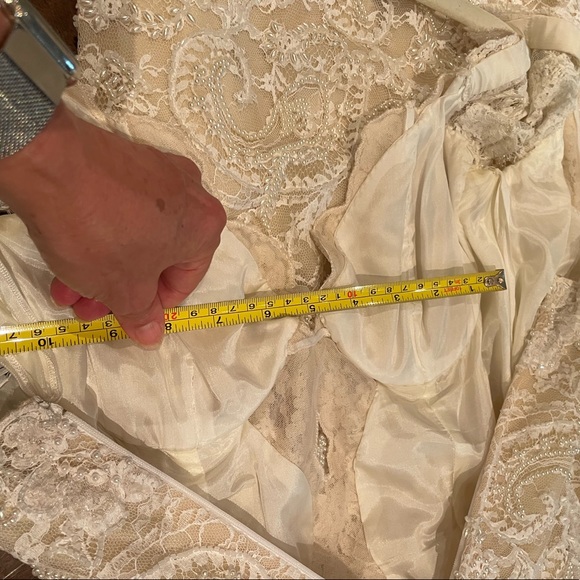 Beautiful beaded long cream dress bought in Paris - Picture 13 of 15